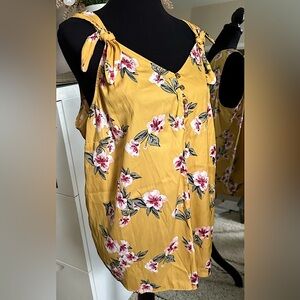Lovely maurices floral tie shoulder blouse size Large - great condition